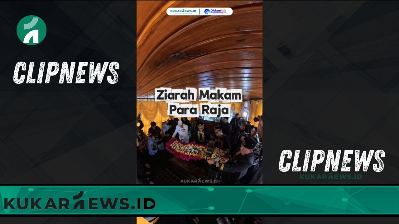 Ziarah Makam Para Raja - Clipnews