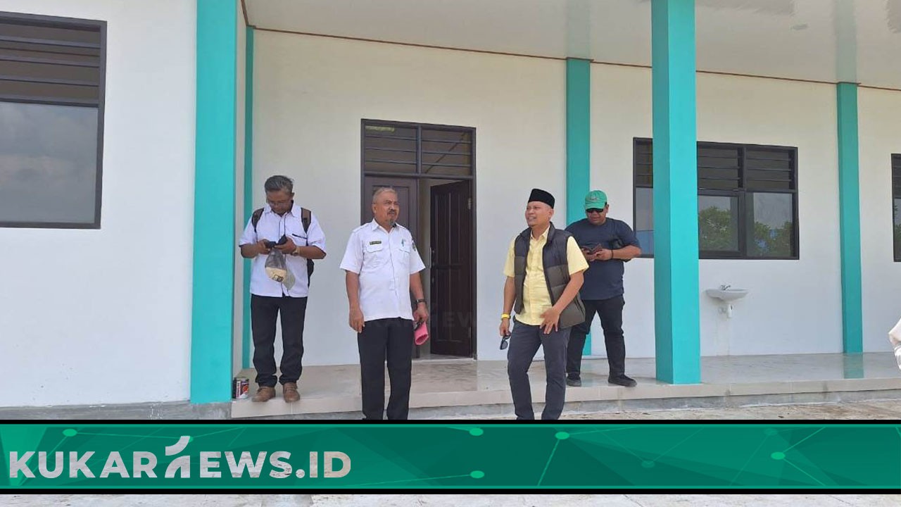Pantau Pembangunan Ruang SMKN 1 Tenggarong Seberang, Salehuddin Harap Selesai Tepat Waktu 