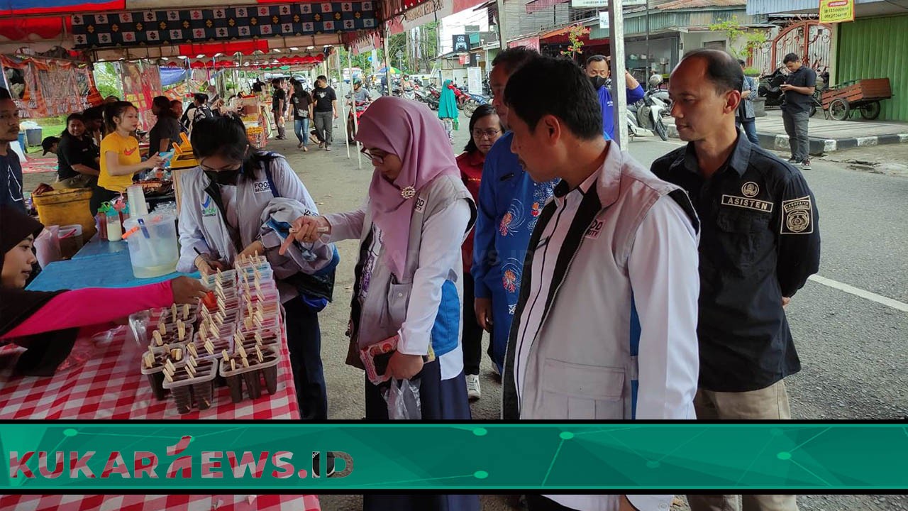 Pemkab Kukar bersama BPOM Samarinda Sidak Jajanan dan Periksa Sampel Makanan 