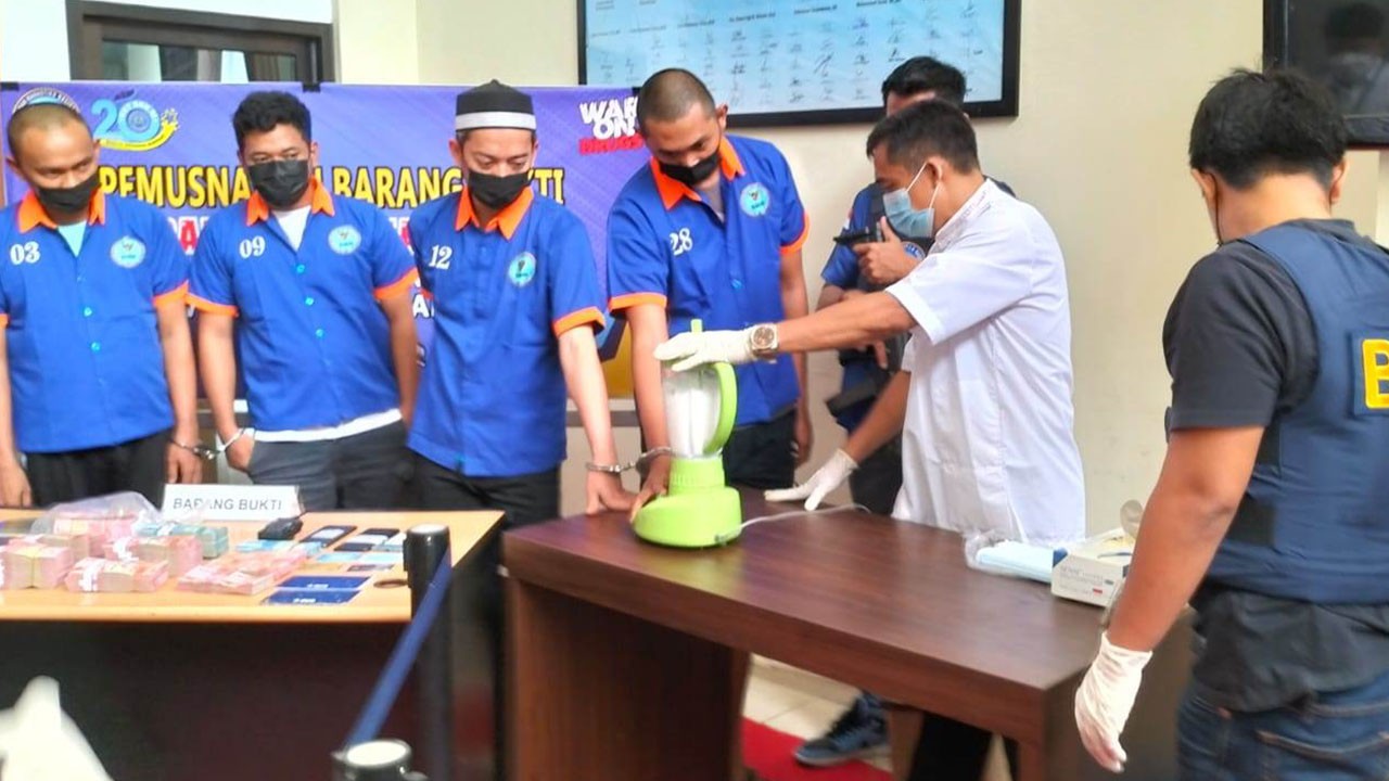 BNNP Kaltim Musnahkan 991,73 Gram Sabu