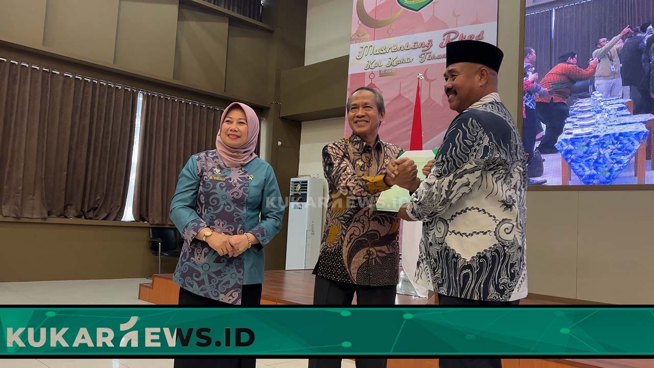 Pemkab Kukar Serahkan Sertifikat Tanah Hibah ke Pengadilan Agama Tenggarong