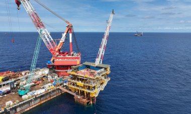 PT Pertamina Hulu Mahakam Berhasil Selesaikan Pemasangan Jacket dan Topside Platform Offshore Manpatu Berbobot 1000 Ton