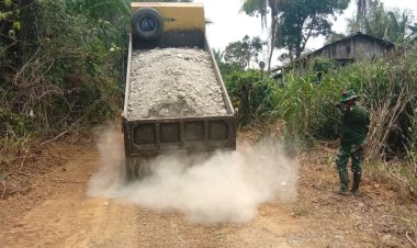 Urat Nadi Ekonomi Baru, Pengamparan Agregat JUT TMMD 130 Dongkrak Kesejahteraan Petani Jembayan Tengah