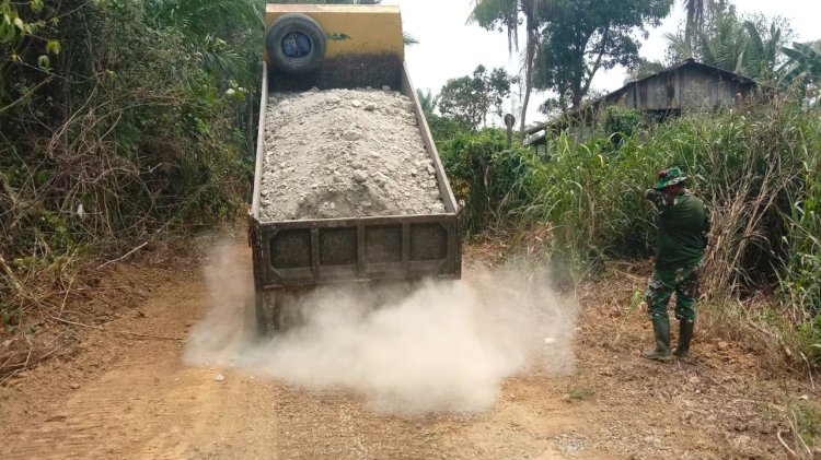 Urat Nadi Ekonomi Baru, Pengamparan Agregat JUT TMMD 130 Dongkrak Kesejahteraan Petani Jembayan Tengah