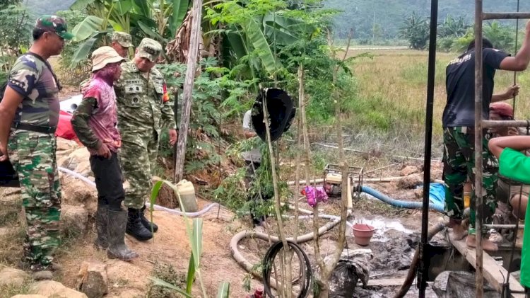 Pastikan Mutu Konstruksi, Dansatgas TMMD 130 Tinjau Progres Sumur Bor Ke-2 di RT 04 Al-Hidayah