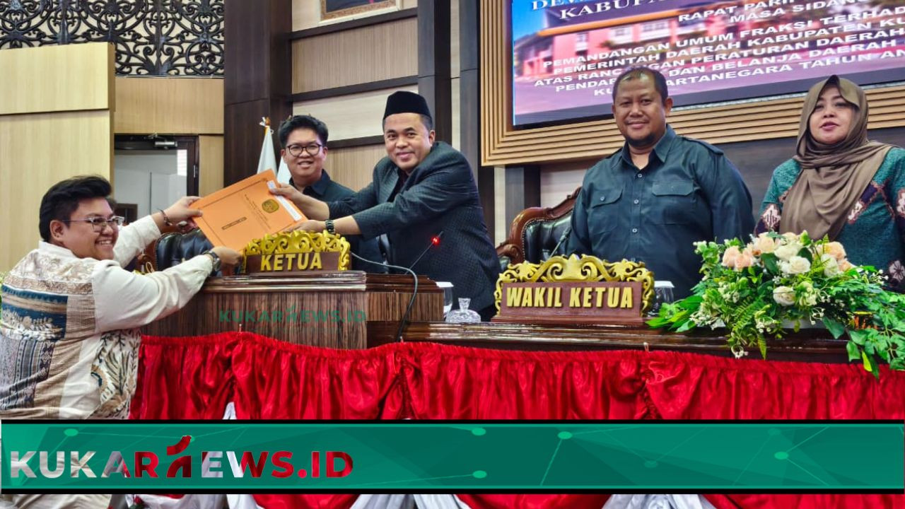 DPRD Kukar Bahas Pemandangan Umum Fraksi soal RAPBD 2026