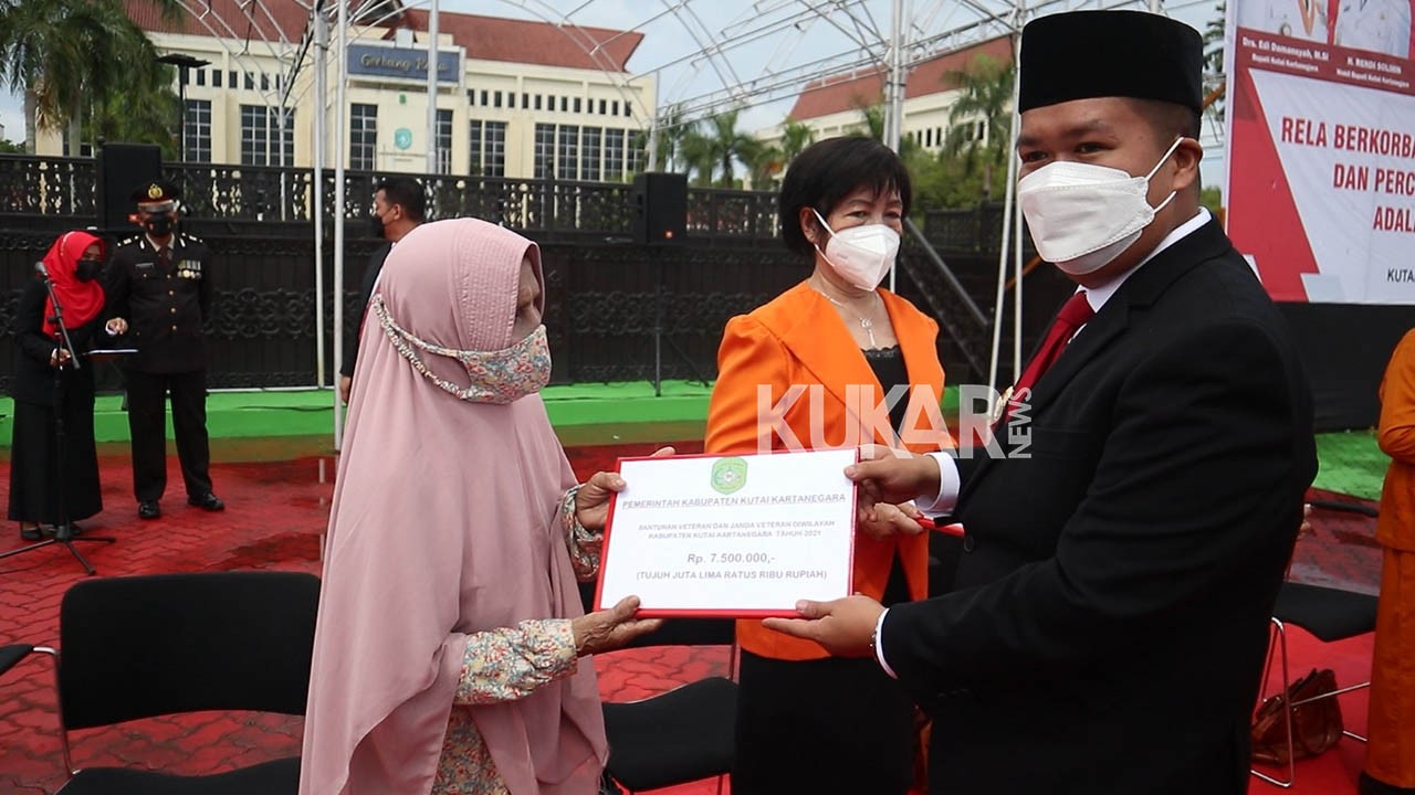 Rendi Solihin Salurkan Santunan Rp 7,5 Juta Bagi Veteran dan Janda Veteran